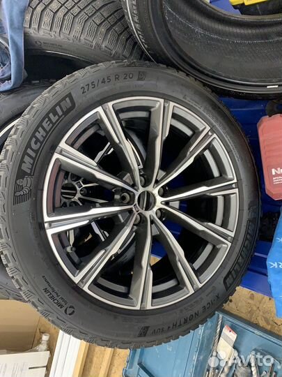 Michelin X-Ice North 4 SUV 275/45 R20 и 305/40 R20