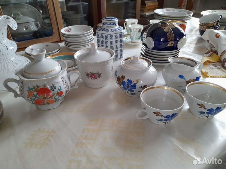 Тарелки сахарницы чайные пары и сервизы