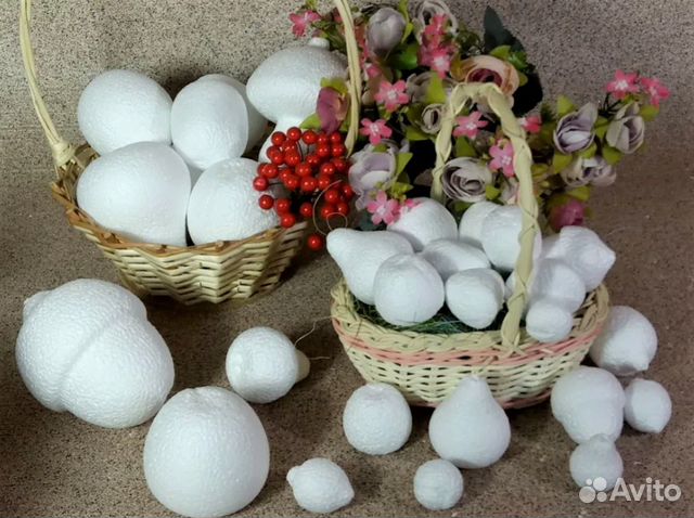 Книги, колонны, фигуры 3d 2d, пилястры