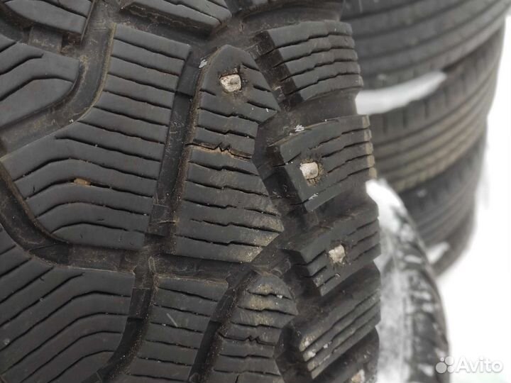 Pirelli Ice Zero 275/40 R20