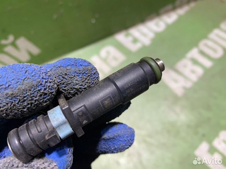 Форсунка топливная Chevrolet Aveo T250 B12D1