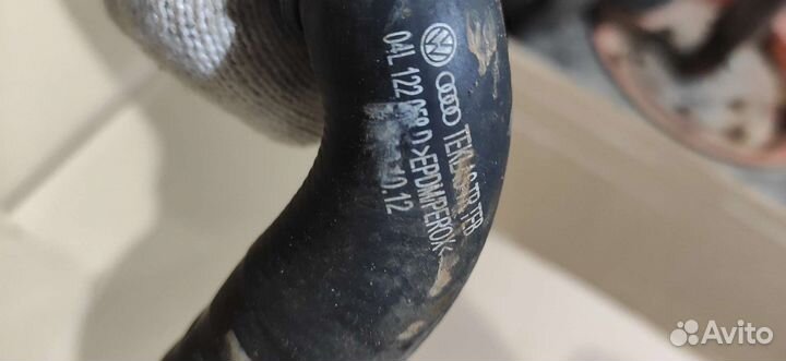 Трубка системы охлаждения Volkswagen Tiguan 2