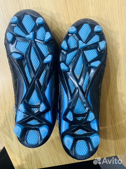 Детские футбольные бутсы