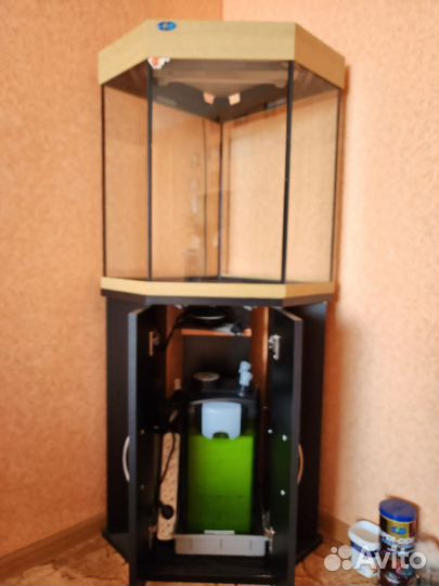 Аквариум угловой