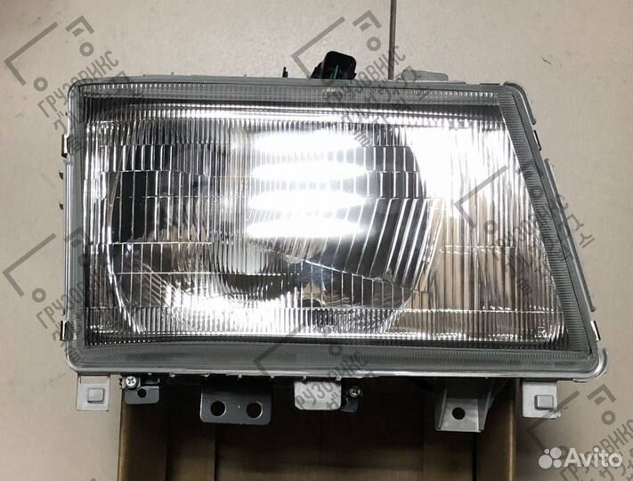 Фара MMC Fuso Canter правая