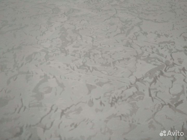 Белые плотные рулонные шторы blackout