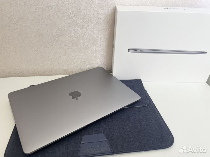 Apple MacBook air 13 2020 i3 256гб
