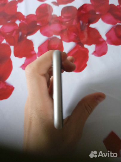 iPhone 6S, 64 ГБ