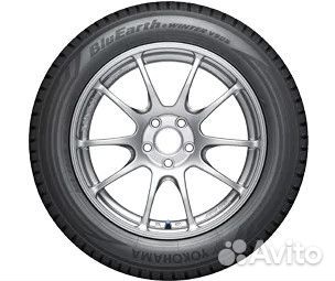 Yokohama BluEarth Winter V906 285/35 R22 106W