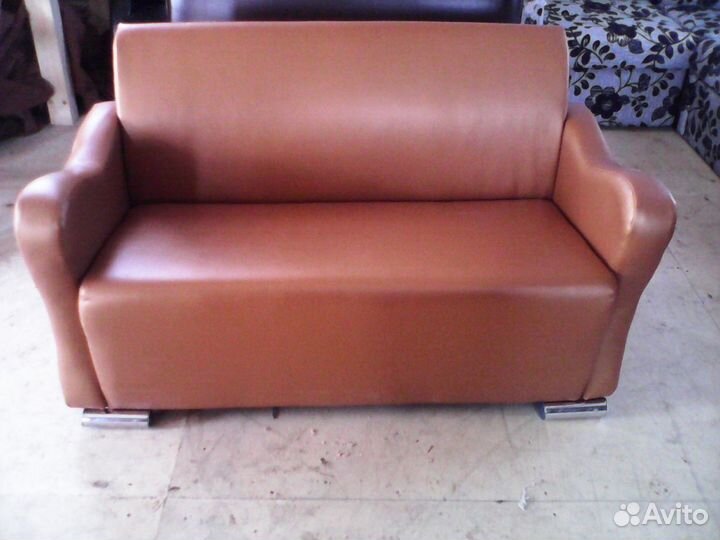 Диван для салона красоты и офиса 