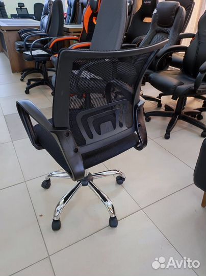 Офисное кресло