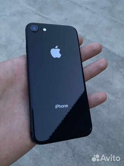 iPhone 8, 64 ГБ