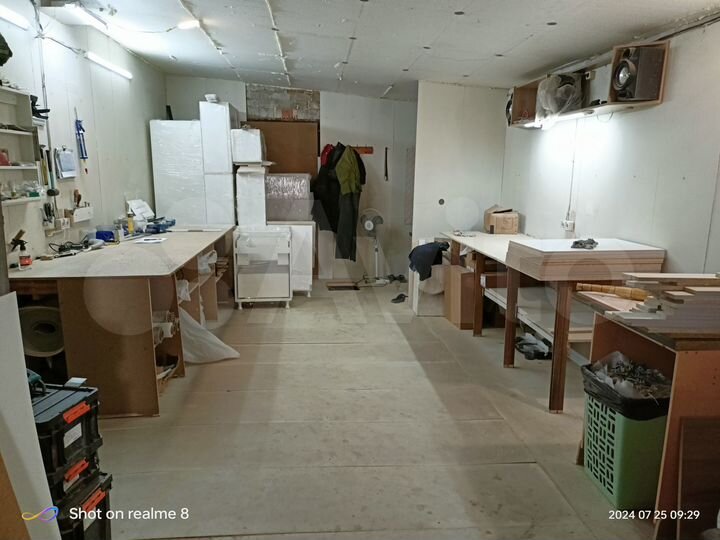 Гараж, > 30 м²