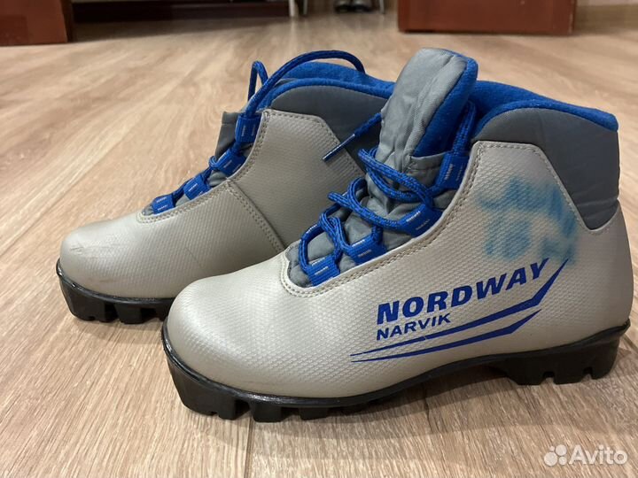 Лыжные ботинки