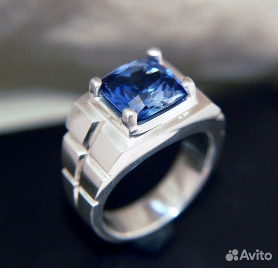 Печатка с сапфиром