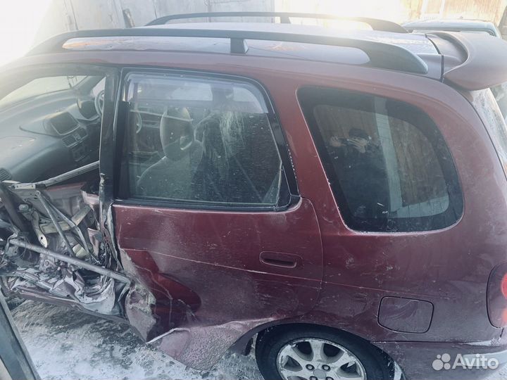 Toyota Corolla Spacio ae111 1999г. В полный разбор