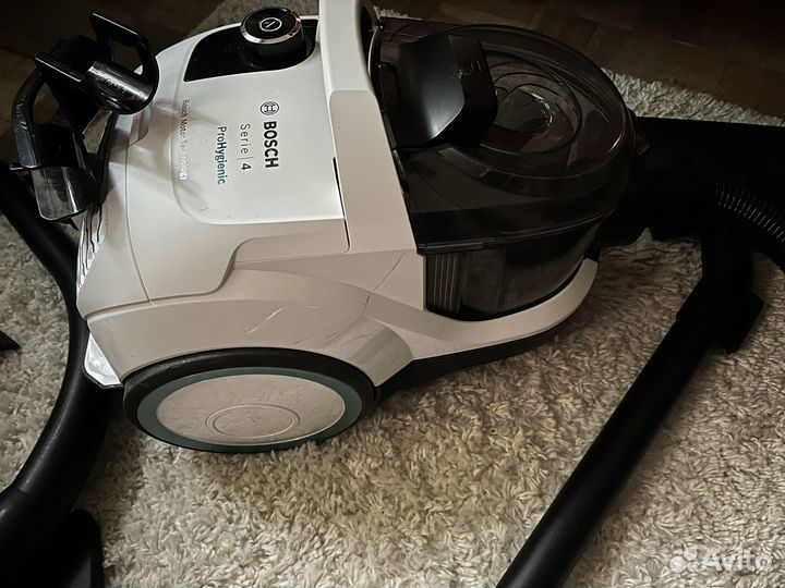 Пылесос Bosch BGC21HYG1