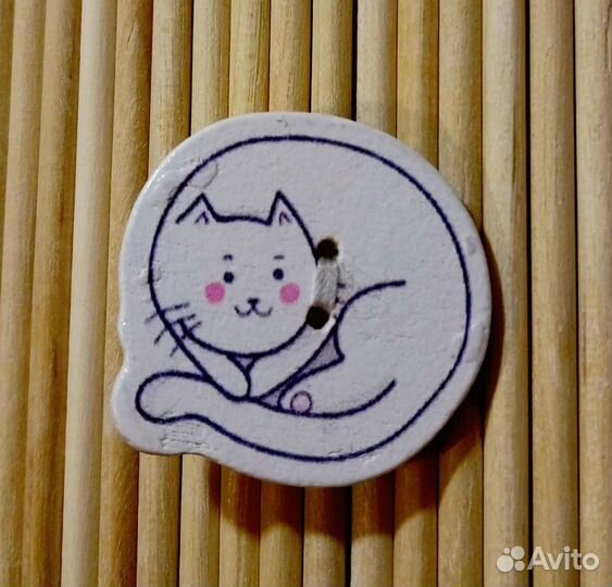 Значки деревянные Кот Добрососед академический