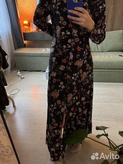 Платье длинное с цветами stradivarius