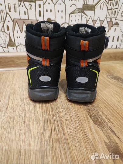 Светящиеся сапожки 28 р на мальчика