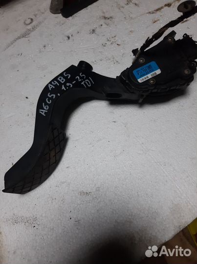 Педаль газа акселератор Ауди А6 2.5 дизель тди