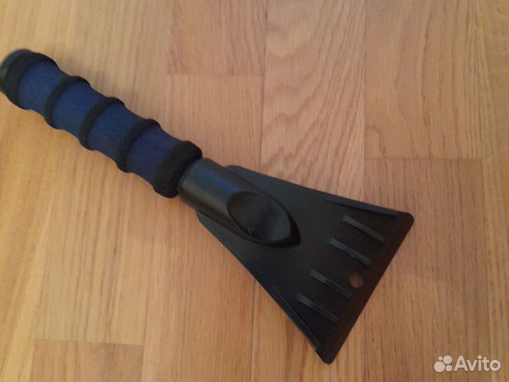 Очиститель снега -скребок