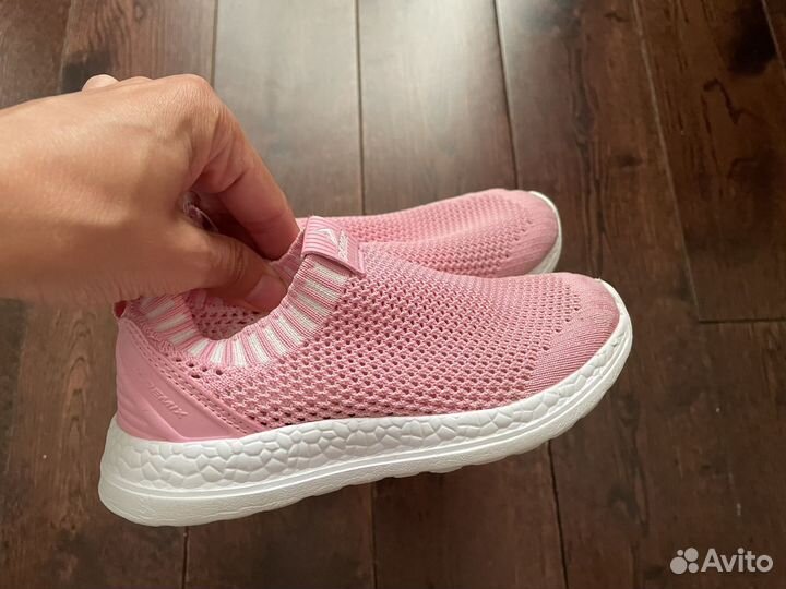 Кроссовки для девочки