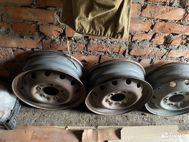 Диски, камеры, покрышки на ниву