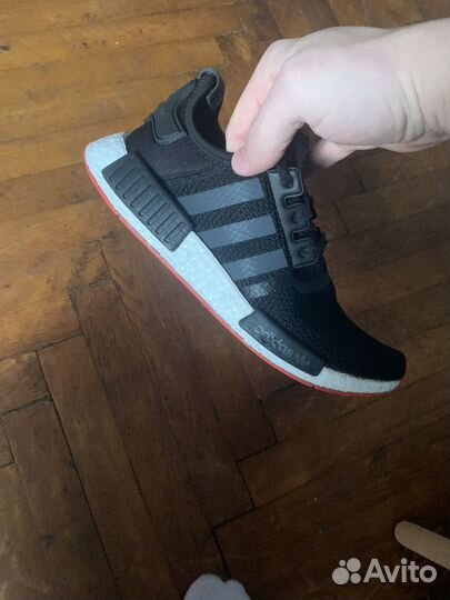 Кроссовки adidas NMD R1