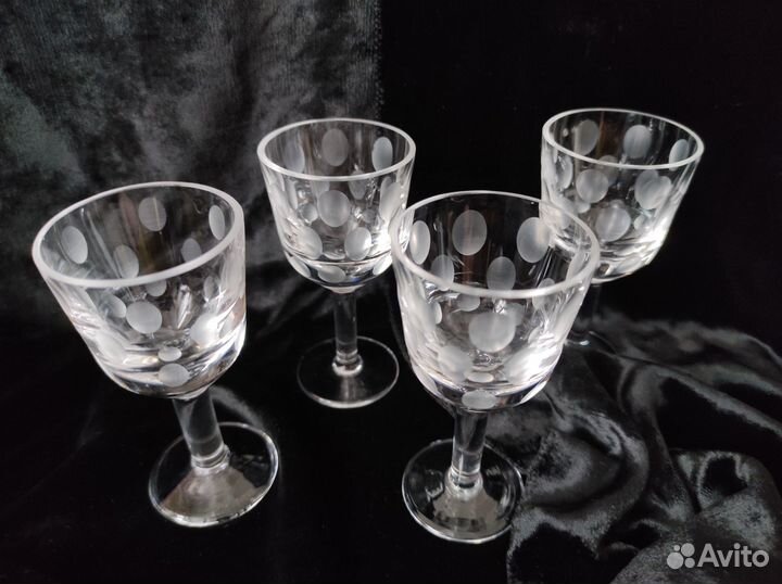 Винтажные рюмки на ножке СССР. Цена за 4 шт