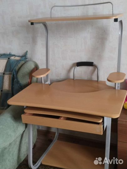 Компьютерный стол