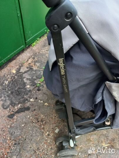 Коляска трость для двойни Inglesina tween swift