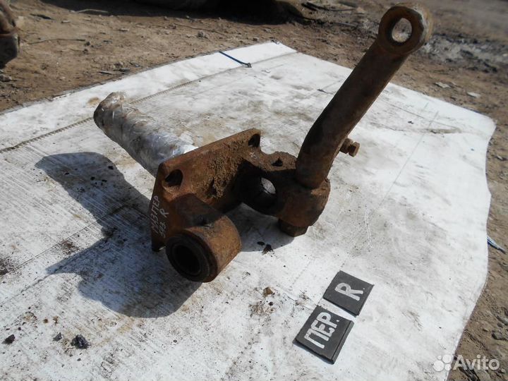 Кулак поворотный передний правый маз 5432