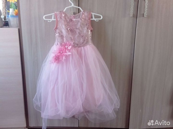 Платье для девочки нарядное