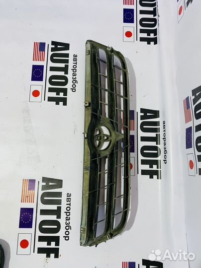 Решетка радиатора Toyota Ipsum SXM10