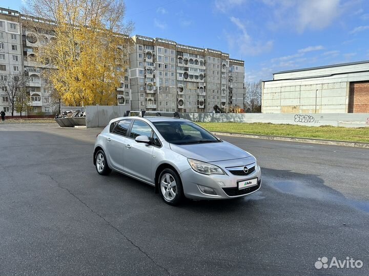 Opel Astra 1.6 МТ, 2011, 110 000 км