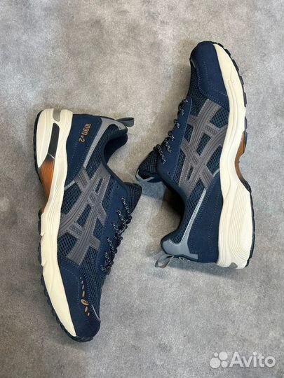 Кроссовки Asics Novablast 3