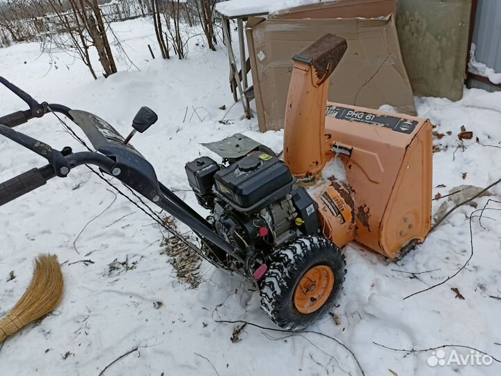 Снегоуборщик бензиновый