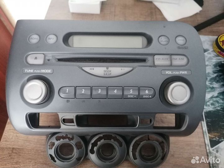 Штатная магнитола Honda FIT