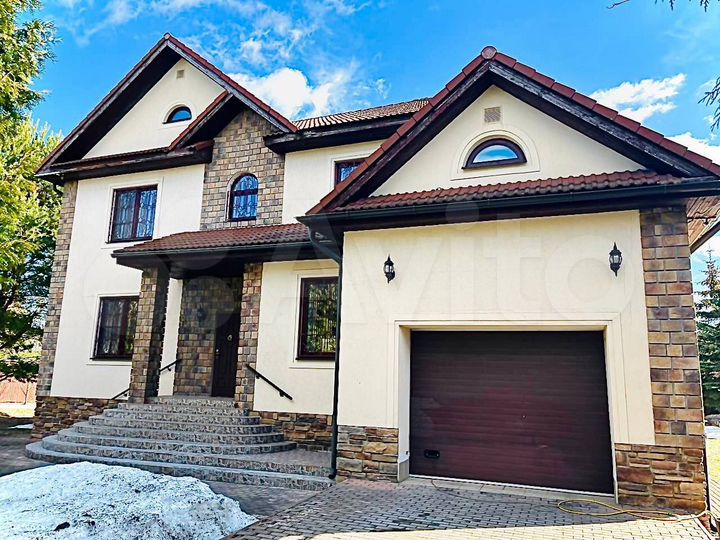 Дом 358,7 м² на участке 13,3 сот.