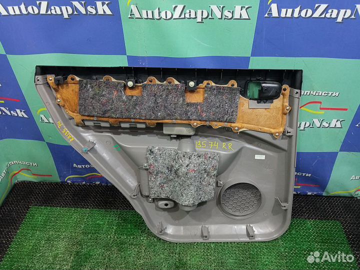 Обшивка двери задней правой Mitsubishi Pajero Spor