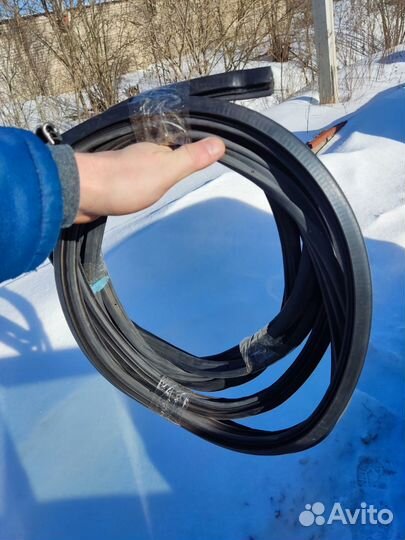 Уплотнитель для двери автомобиля