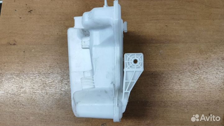 Бачок омывателя VW Passat CC B6