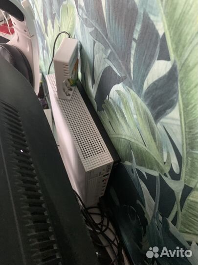 Xbox one s 1tb с играми, торг