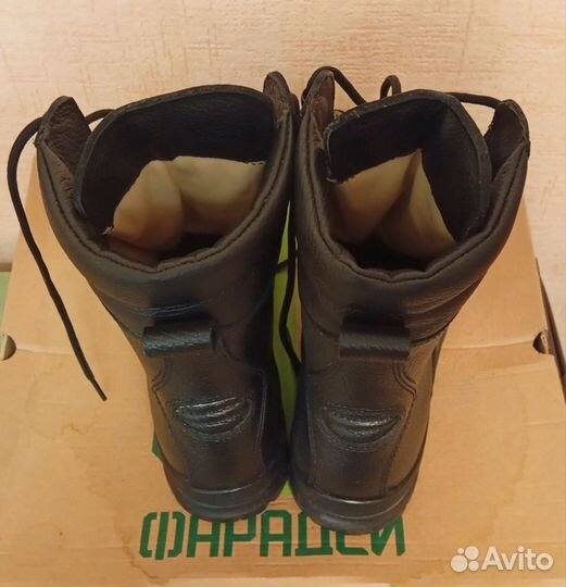 Ботинки с высокими берцами хромовые