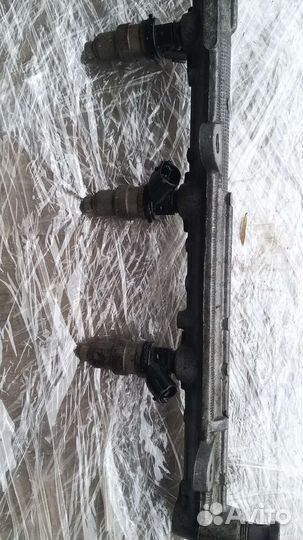 Форсунка тойота 2325046010 toyota рампа топливная