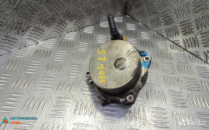 Насос вакуумный Opel Astra J 2011