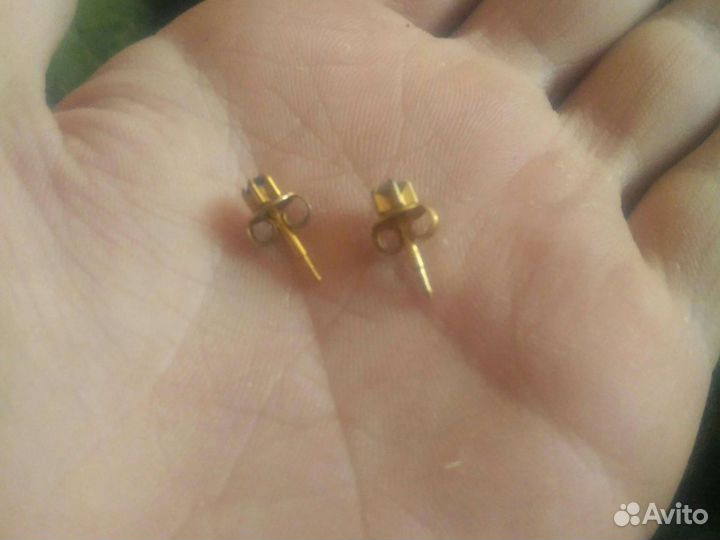 Золотые серьги гвоздики