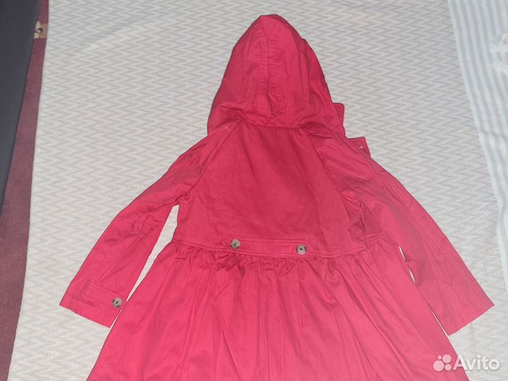 Плащ для девочки новый 134