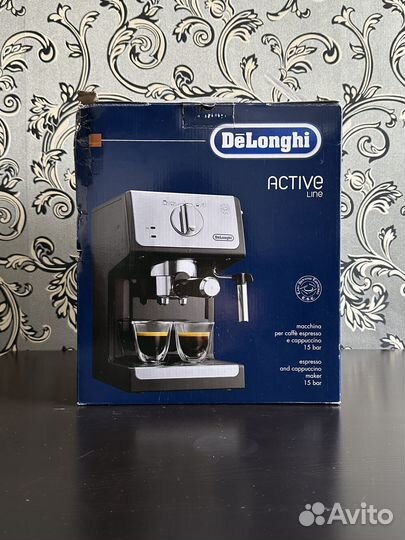 Кофеварка рожковая Delonghi Active line